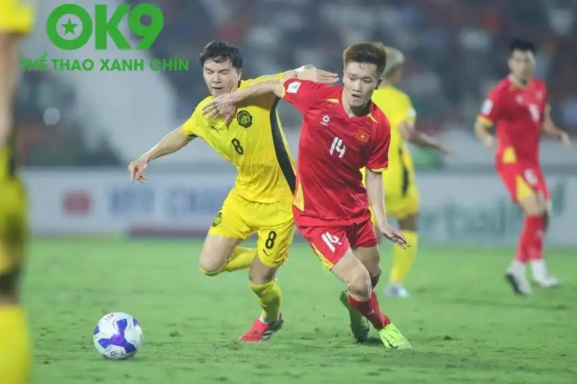 Chuyên gia Malaysia đánh giá sự cuồng nhiệt của người hâm mộ Việt Nam có thể tiếp thêm đáng kể tinh thần cho các cầu thủ chủ nhà. Chuyên gia Malaysia đánh giá sự cuồng nhiệt của người hâm mộ Việt Nam có thể tiếp thêm đáng kể tinh thần cho các cầu thủ chủ nhà.